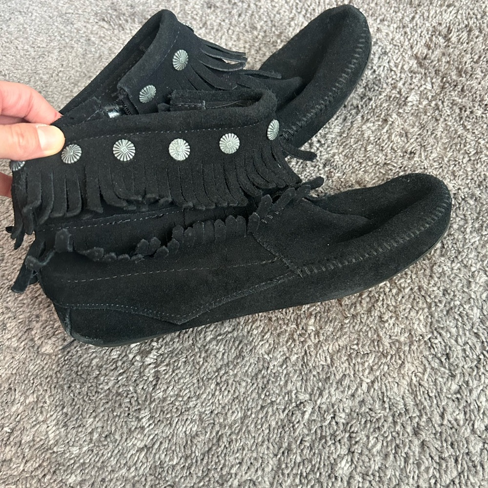 Minnetonka Black Moccasins